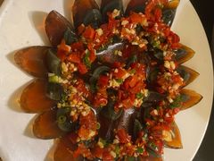 -鱼鲜饭香·招牌汽锅剁椒鱼头王