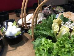 -左庭右院鲜牛肉火锅(金山万达店)