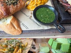 -Mark&Mars Restaurant