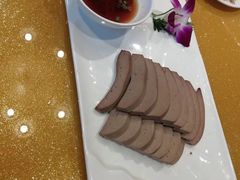 -帅巴人舅母子腊蹄民俗村