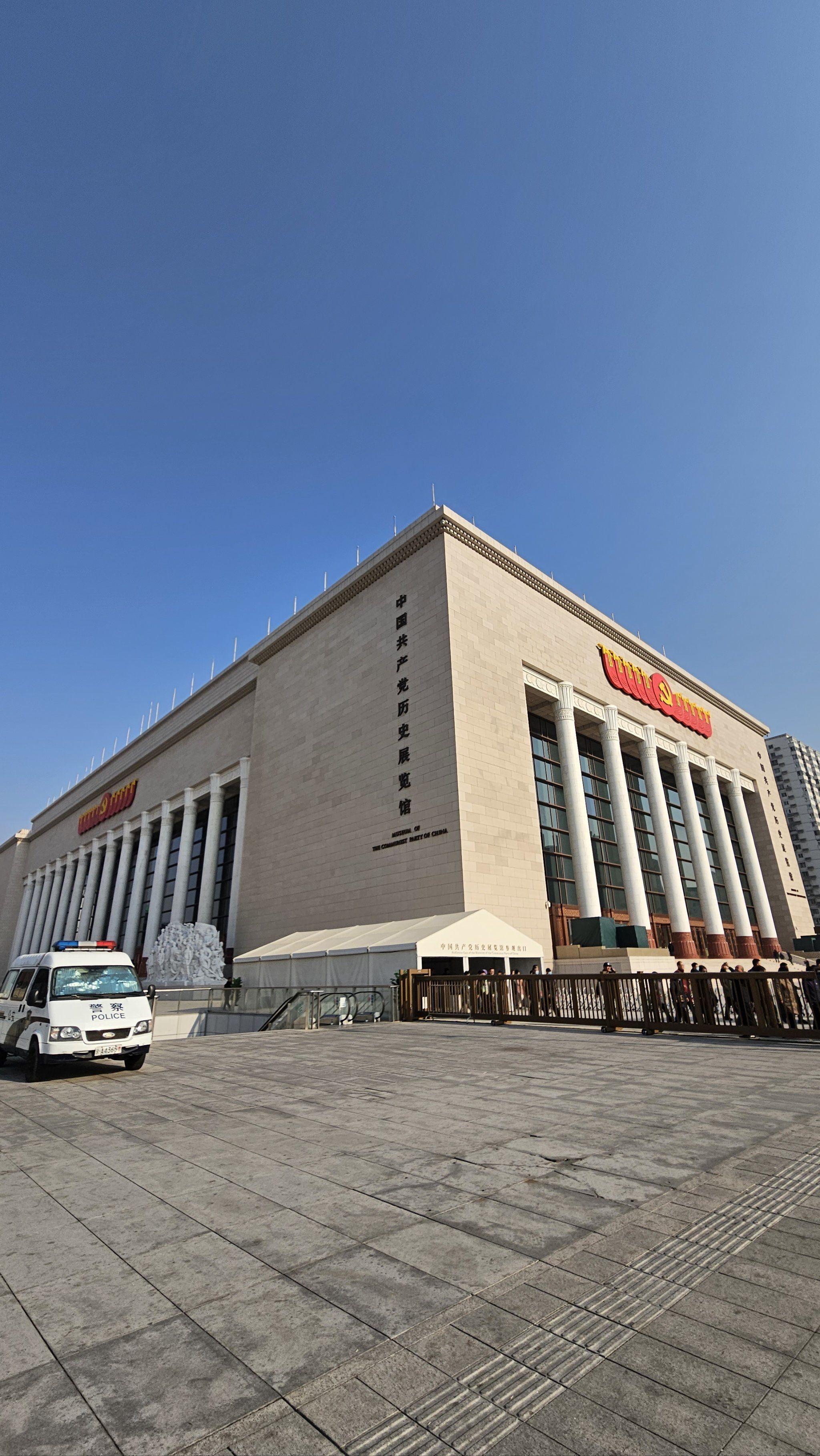 在党史展览馆,盖章盖疯了!印油充足,小哥哥态度特别好