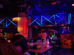 -UP嘻哈酒吧(粉巢店)