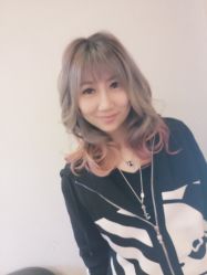 潮色灰装玫瑰金-i Style潮牌美发沙龙