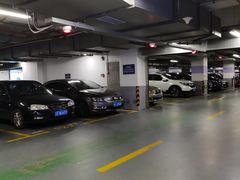 -百联又一城停车场