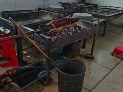 -黄记四更烤乳猪店