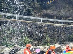 -安吉龙王山峡谷漂流