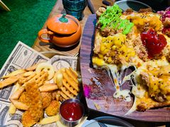 -Dragon Pizza•圆脸龙披萨·牛排餐厅