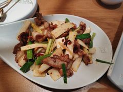 云南腊肉炒香笋-云海肴·汽锅鸡·云南代表菜(东坝金隅店)