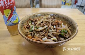 Three Delicacies Stir-Fried Noodles