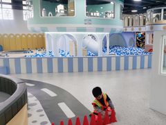 -蓝鲸奇亲子游泳俱乐部