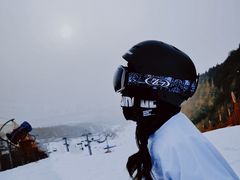 -采薇庄园四季滑雪场