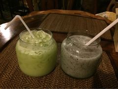 青芒汁，火龙果汁-自然餐厅(Phuket)