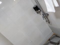 -Zsmart智尚酒店(上海轻纺市场定边路地铁站店)