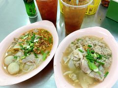 猪肉细米粉汤-榮泰米粉湯(Left Shop)