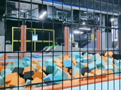 -蹦贝运动中心·蹦床·攀岩·闯关(龙岗店)