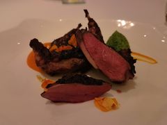 碳烤乳鸽配青豆碎佐旱金莲花醋汁-Jean Georges