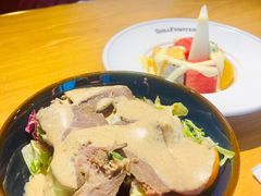 大咸牛肉沙拉-斗牛士牛排(南京东路店)