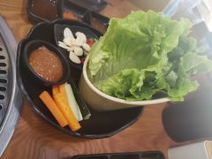包肉生菜-匠太烧肉台日料理餐酒馆(三林店)
