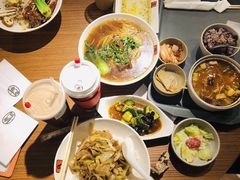 -大食代美食广场(上海中心店)