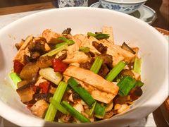 腊肉炒香干-寨子里的钵钵菜·湘西山里菜(魅力湘西店)