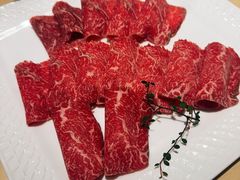 甄选雪花牛肩肉-余欢领鲜火锅(新街口店)