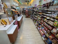 -全家便利店(秀沿路店)