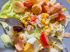 减脂鸡肉沙拉-动动咖啡清真西餐厅