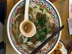 -鑫花溪牛肉米粉(人民广场店)