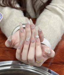 -悦指间美甲美睫