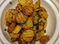 -临界音乐酒馆·小龙虾·江湖菜(华熙LIVE·鱼洞店)