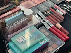 -ME觅妆·定制美妆·彩妆私教(菱角湖店)