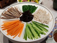 鸡丝凉米线-云海肴·汽锅鸡·云南菜(高德置地店)