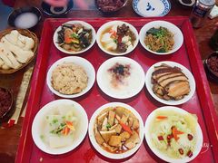 -蓝田九大碗民俗食府(蓝田店)