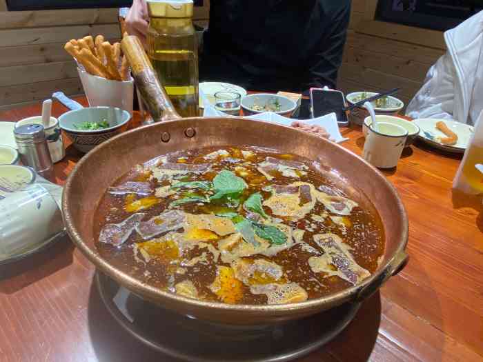 围炉铜瓢牛肉-"96围炉铜瓢牛肉96 开在闹市区的小院.