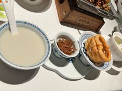 豆汁儿焦圈-四季民福烤鸭店(外滩外白渡桥店)