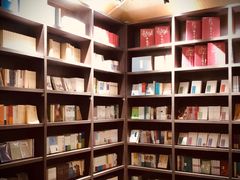 -钟书阁(松江泰晤士小镇店)