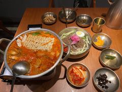 泡菜肥牛部队锅-春熙台韩国料理·章鱼肥牛(西丽店)