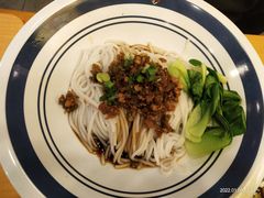 肉酱拌粉-霸蛮湖南米粉(方庄时代life店)