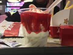 草莓圣代-肯德基(昌里店)