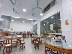 大堂-容里煲仔饭(利丰北路店)