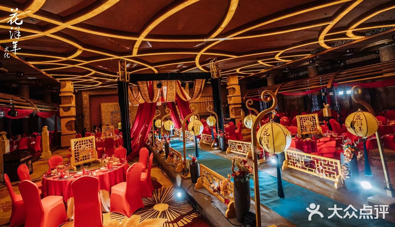 凤冠霞帔 绝美马六甲宴会厅中式婚礼