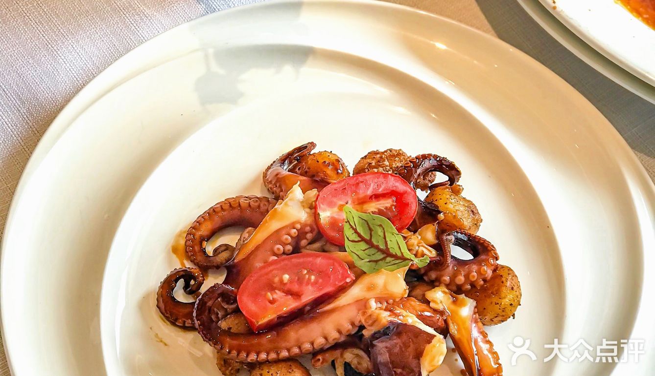 中央大街这家敲适合约会专研牛排🥩的餐厅真的绝