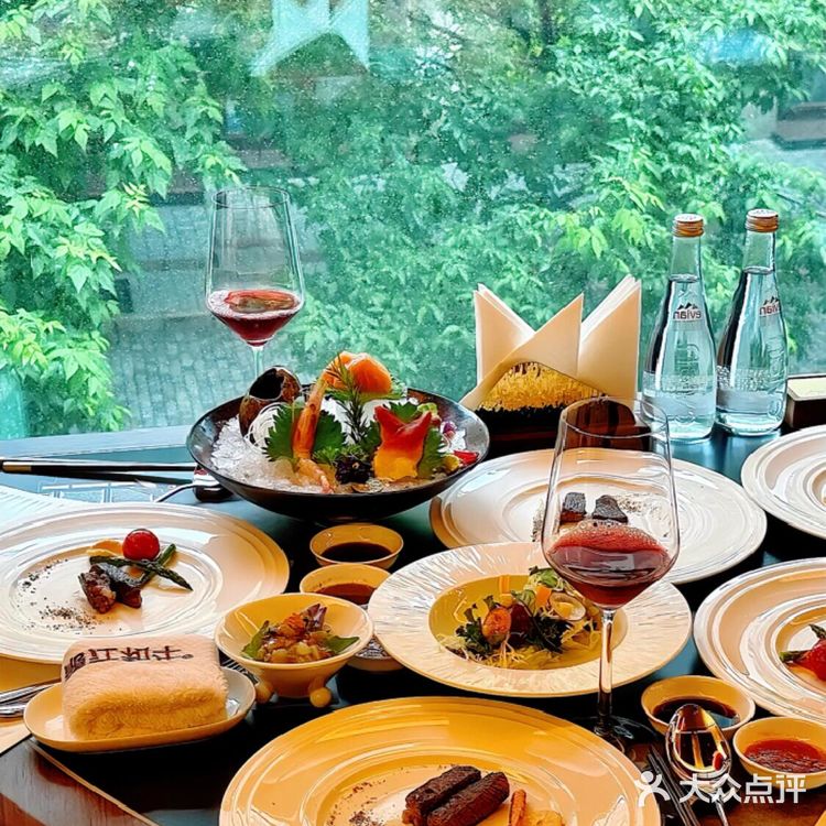 哈尔滨中央大街‖五星级自助享受,价格绝对亲民