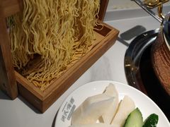 广东竹升面-洪氏嗨捞·广东猪肚鸡·椰子鸡火锅(西咸万象城店)