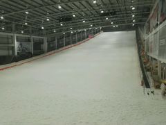 -乔波室内滑雪场