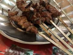 -烤肉小伙烤肉店