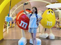 -m豆巧克力世界(上海世茂广场店)