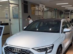-上海永达奥诚奥迪4S店(申江路店)