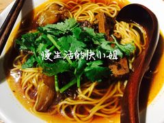 半筋半肉牛肉麵-厝内小眷村(天河南一路店)