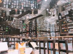 -钟书阁(群光广场店)